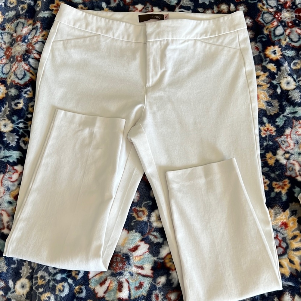 White cropped jeans